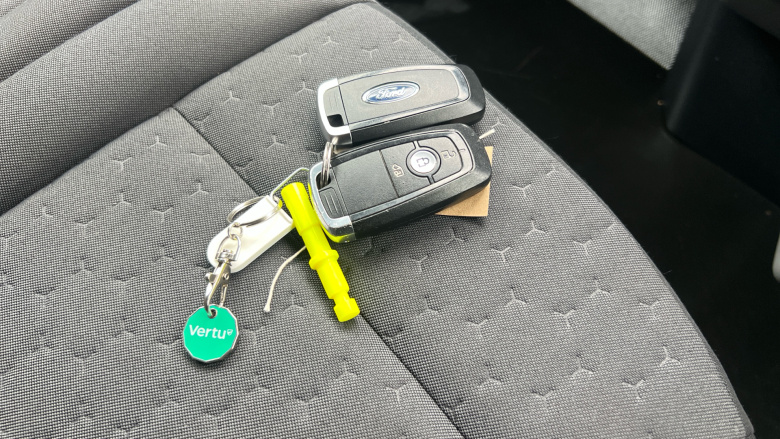 Ford Transit Custom 300 L1 Diesel Fwd 2.0 EcoBlue 136ps H1 Van Limited